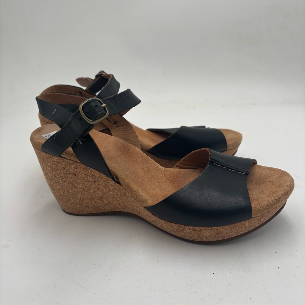 Clarks Women’s 8.5 Black Leather Slip On Wedge Sandals